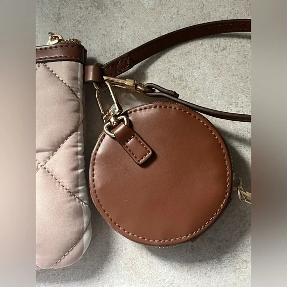 Women’s Anne Klein Beige 2-Pieces Wristlet With Coins Case NWOT - Picture 8 of 13